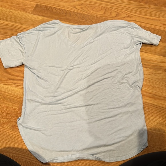 Soft and Sexy American Eagle Tee - Picture 3 of 4